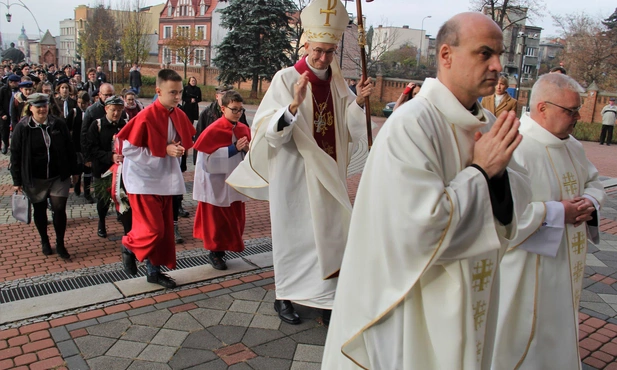 Abp Galbas w Rybniku: Patriotyzm, a nie partiotyzm!