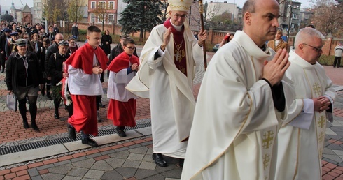 Abp Galbas w Rybniku: Patriotyzm, a nie partiotyzm!