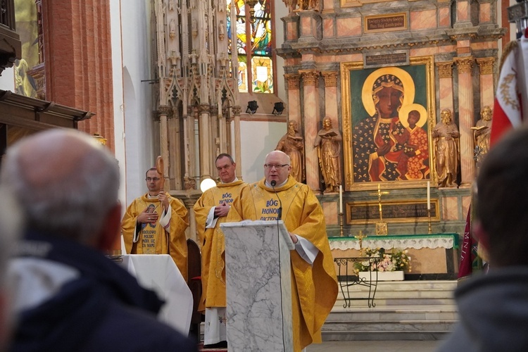 11 listopada w bazylice św. Elżbiety i na wrocławskim rynku