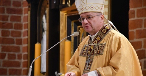 Bp Lityński: Niezgoda na zniewolenie jest podstawą naszej narodowej tożsamości