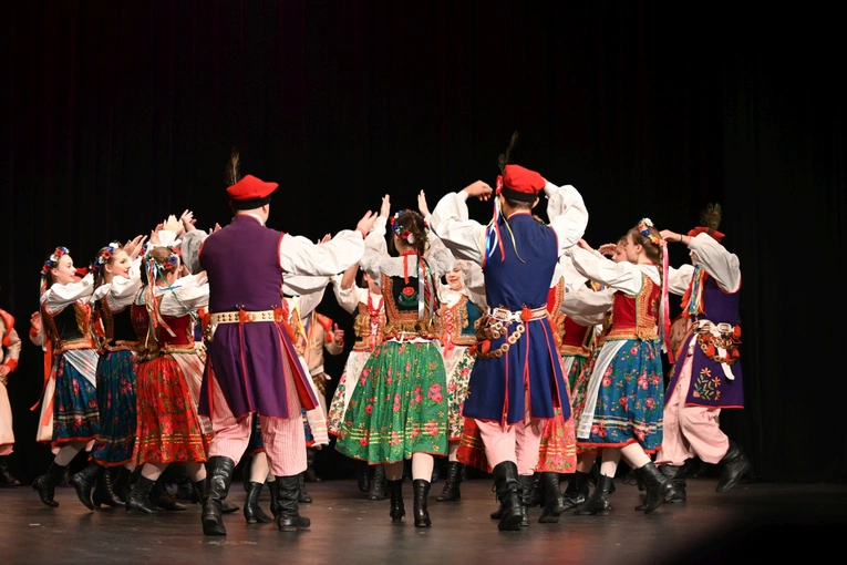 Świdnica. „Zasłużony Kulturze Gloria Artis” dla Marii Skiślewicz i Zespołu „Krąg”