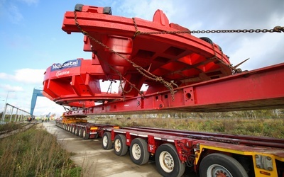 Gigantyczny transport wjedzie na A4 koło Krapkowic