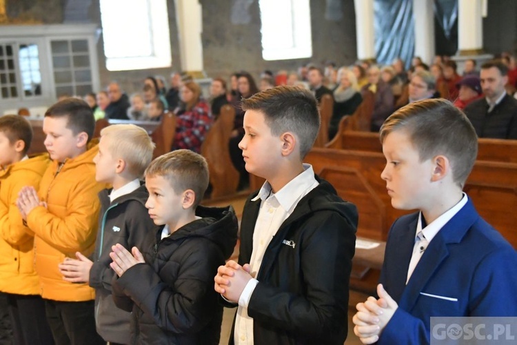 20 nowych ministrantów w Gaworzycach