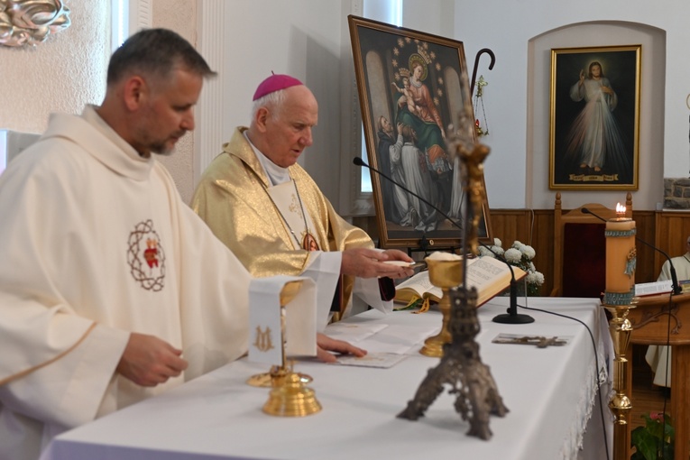 Polanica-Zdrój. Wprowadzenie obrazu MB Pompejańskiej z relikwiami bł. Bartolo Longo