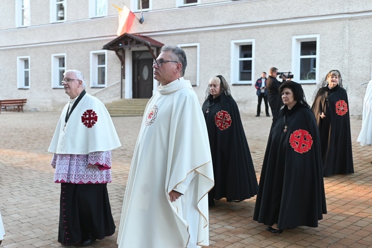 Polanica-Zdrój. Wprowadzenie obrazu MB Pompejańskiej z relikwiami bł. Bartolo Longo