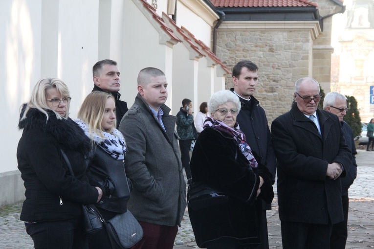 Nowy Sącz. Odsłonięcie tablicy upamiętniającej ks. ppłk. Andrzeja Niwę