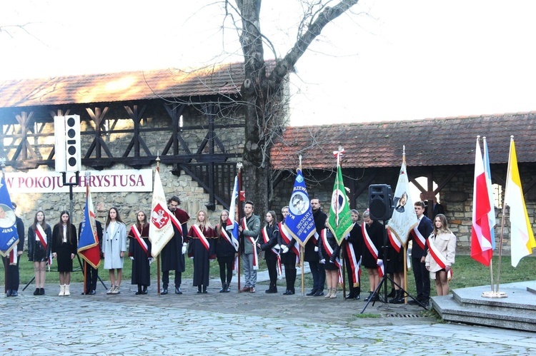 Nowy Sącz. Odsłonięcie tablicy upamiętniającej ks. ppłk. Andrzeja Niwę