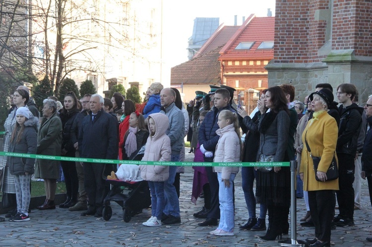 Nowy Sącz. Odsłonięcie tablicy upamiętniającej ks. ppłk. Andrzeja Niwę