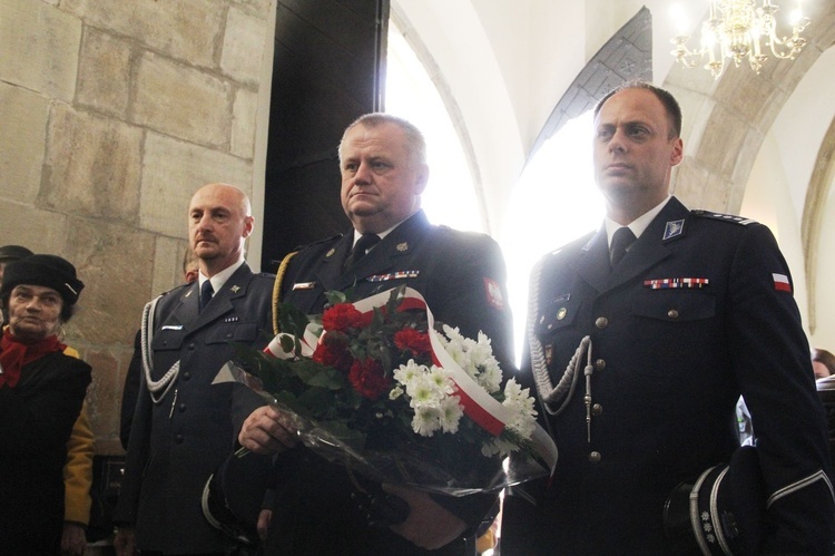 Nowy Sącz. Odsłonięcie tablicy upamiętniającej ks. ppłk. Andrzeja Niwę