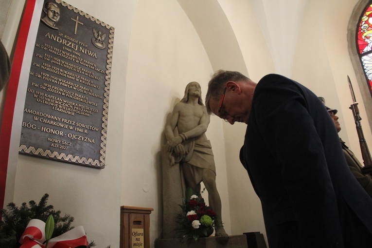 Nowy Sącz. Odsłonięcie tablicy upamiętniającej ks. ppłk. Andrzeja Niwę