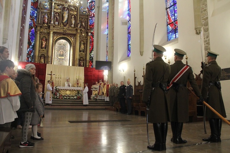 Nowy Sącz. Odsłonięcie tablicy upamiętniającej ks. ppłk. Andrzeja Niwę