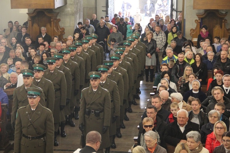 Nowy Sącz. Odsłonięcie tablicy upamiętniającej ks. ppłk. Andrzeja Niwę