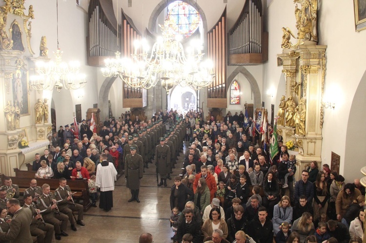 Nowy Sącz. Odsłonięcie tablicy upamiętniającej ks. ppłk. Andrzeja Niwę