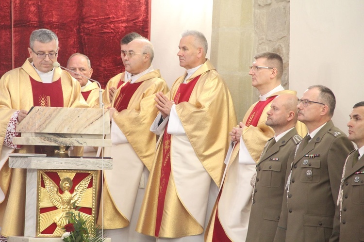 Nowy Sącz. Odsłonięcie tablicy upamiętniającej ks. ppłk. Andrzeja Niwę