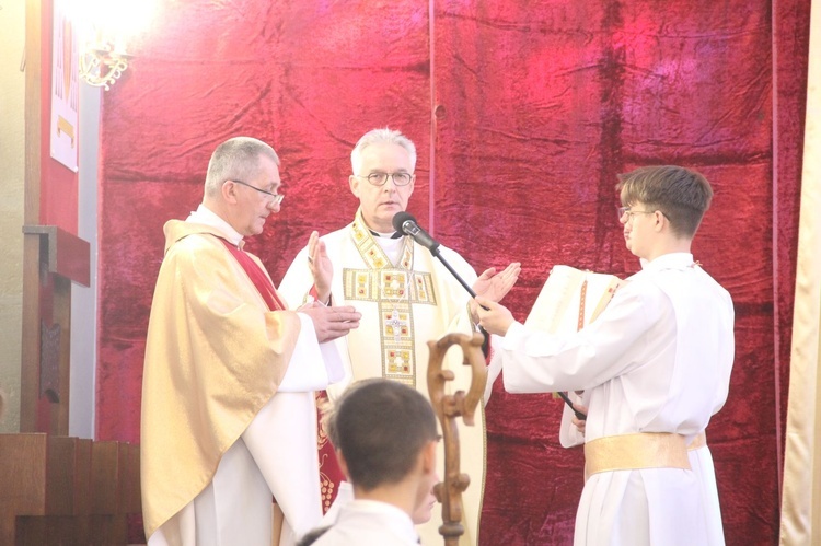 Nowy Sącz. Odsłonięcie tablicy upamiętniającej ks. ppłk. Andrzeja Niwę