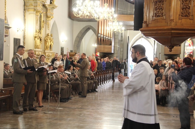 Nowy Sącz. Odsłonięcie tablicy upamiętniającej ks. ppłk. Andrzeja Niwę