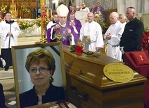 Liturgia ostatniego pożegnania odbyła się 5 listopada w katedrze w Radomiu.