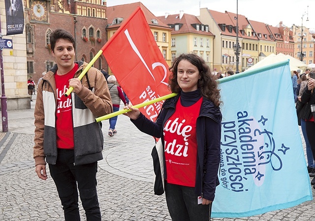 Zostań darczyńcą  lub wolontariuszem.