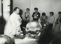 16 listopada 1980 r. ks. Jerzy Błaszczak SAC celebrował Mszę św. w holu głównym przy szatni Urzędu Wojewódzkiego.