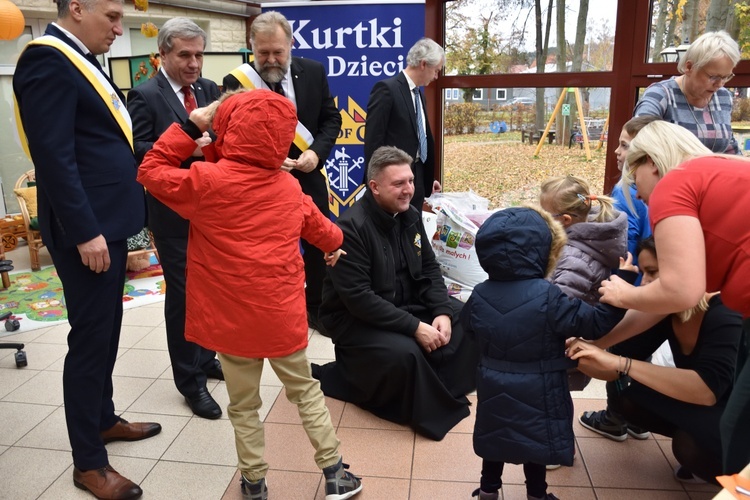 Podarunki od Rycerzy Kolumba dla podopiecznych z Oliwy