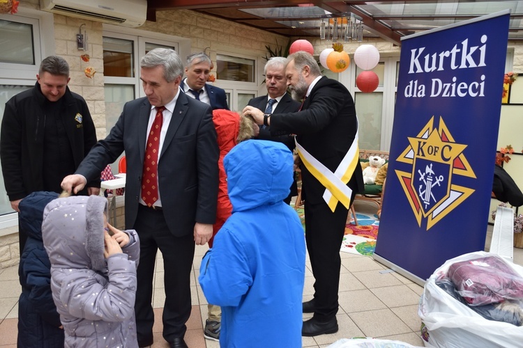 Podarunki od Rycerzy Kolumba dla podopiecznych z Oliwy