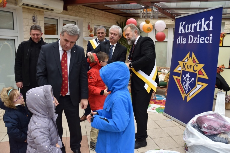 Podarunki od Rycerzy Kolumba dla podopiecznych z Oliwy