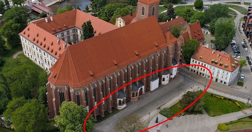 "Droga pokoju", czyli... nowy niezwykły chodnik wokół kościoła na Piasku