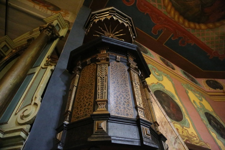 Zabytkowy kosciół w Jodłowniku