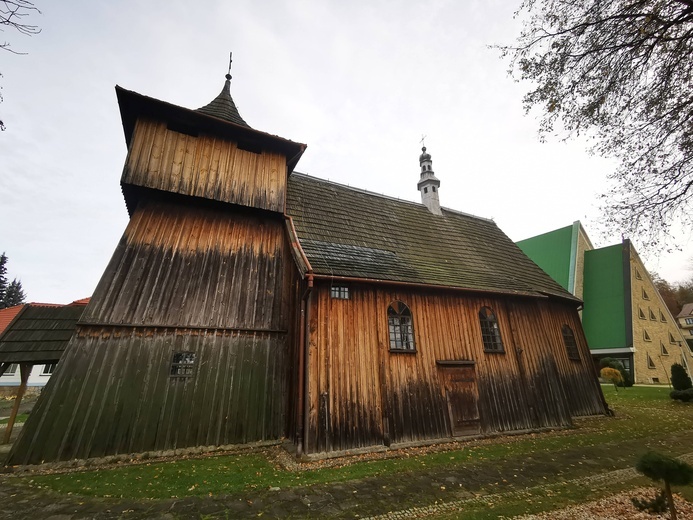 Zabytkowy kosciół w Jodłowniku