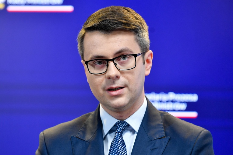 Müller: rząd pracuje nad aktualizacją polityki energetycznej