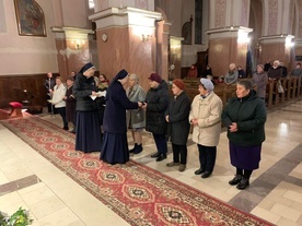 Moment włączenia nowych członków do Rodziny bł. Edmunda Bojanowskiego.