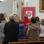 Wolontariusze POPŻ z regionu w siedzibie Caritas w Janowicach