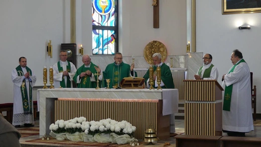 Wolontariusze POPŻ z regionu w siedzibie Caritas w Janowicach