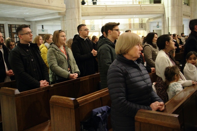 Msza św. dla uczestników II Międzynarodowego Kongresu dla Małżeństwa i Rodziny oraz Spotkania Młodzieży Archidiecezji Krakowskiej 