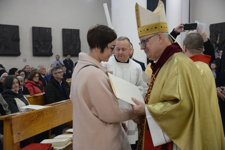 Jubileuszowe dyplomy dla pracowników instytucji diecezjalnych