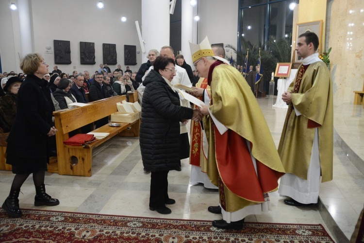 Jubileuszowe dyplomy dla pracowników instytucji diecezjalnych