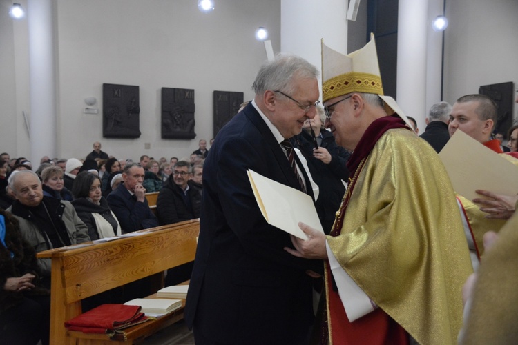 Jubileuszowe dyplomy dla pracowników instytucji diecezjalnych