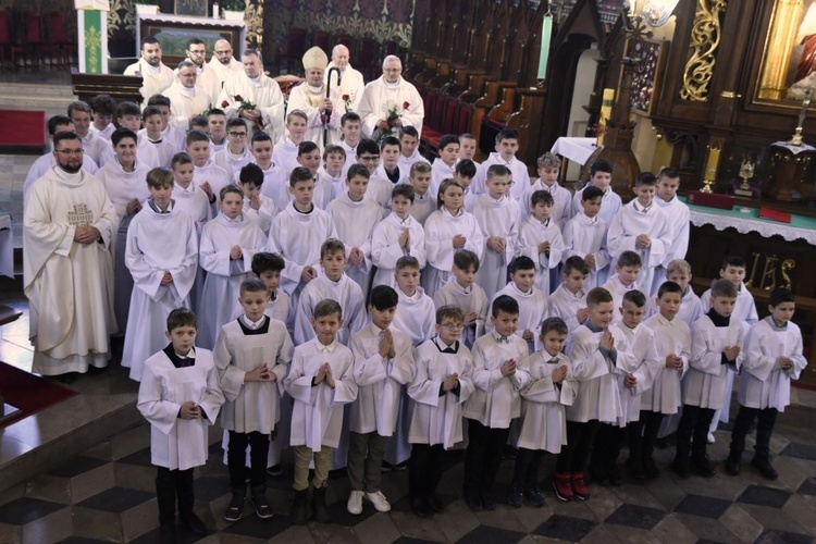 Lektorzy i ministranci w Nawojowej