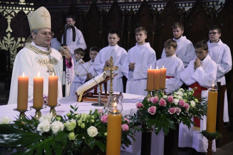 Lektorzy i ministranci w Nawojowej