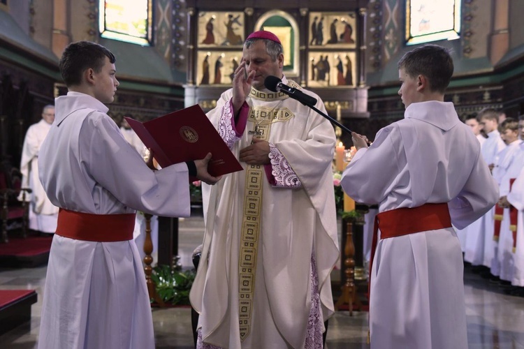 Lektorzy i ministranci w Nawojowej