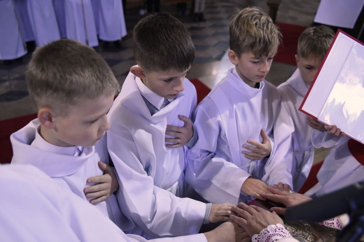 Lektorzy i ministranci w Nawojowej