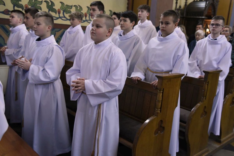Lektorzy i ministranci w Nawojowej