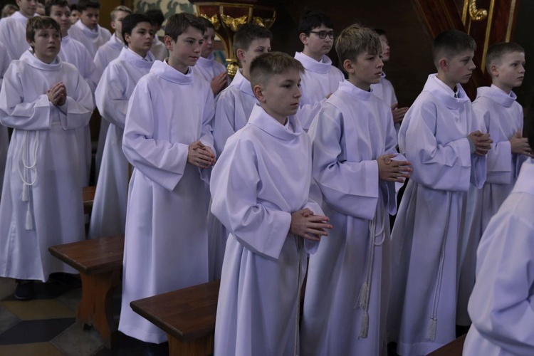 Lektorzy i ministranci w Nawojowej