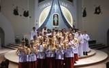 22 ministrantów i 12 lektorów - wzrosła liczba służących przy ołtarzu w Słopnicach Dolnych.