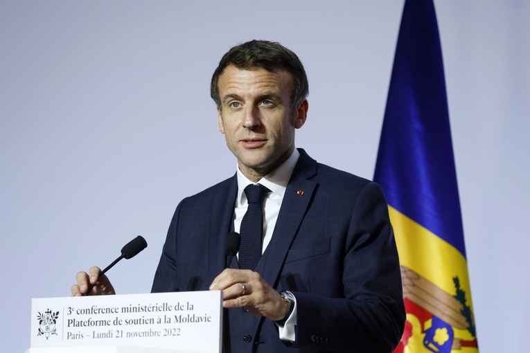 Macron rozmawiał z Zełenskim o bezpieczeństwie Zaporoskiej Elektrowni Atomowej i innych siłowni jądrowych w Ukrainie