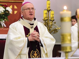 ▲	Mszy św. patronalnej przewodniczył abp Józef Górzyński.