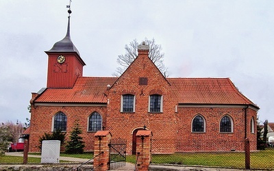 Świątynia pochodzi  z XIV wieku.