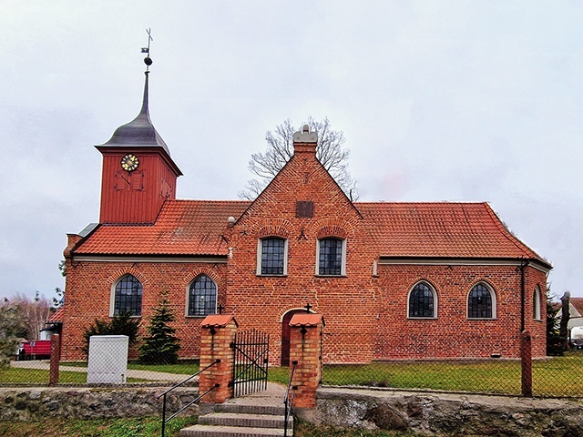 Świątynia pochodzi  z XIV wieku.