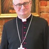 ▲	– Mam świadomość, że nic nie zaczyna się z rozpoczęciem mojej służby w Płocku, ale że dalej idziemy razem. Cieszą mnie spotkania z ludźmi. Dziękuję Bogu za ich wiarę – mówi hierarcha.