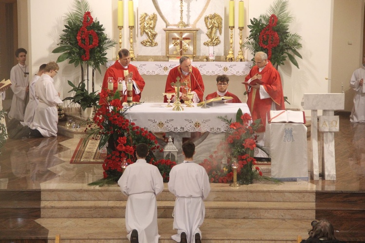 Tarnów. Poświęcenie organów w kościele Matki Bożej Szkaplerznej